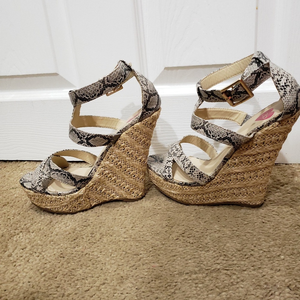 Sandles